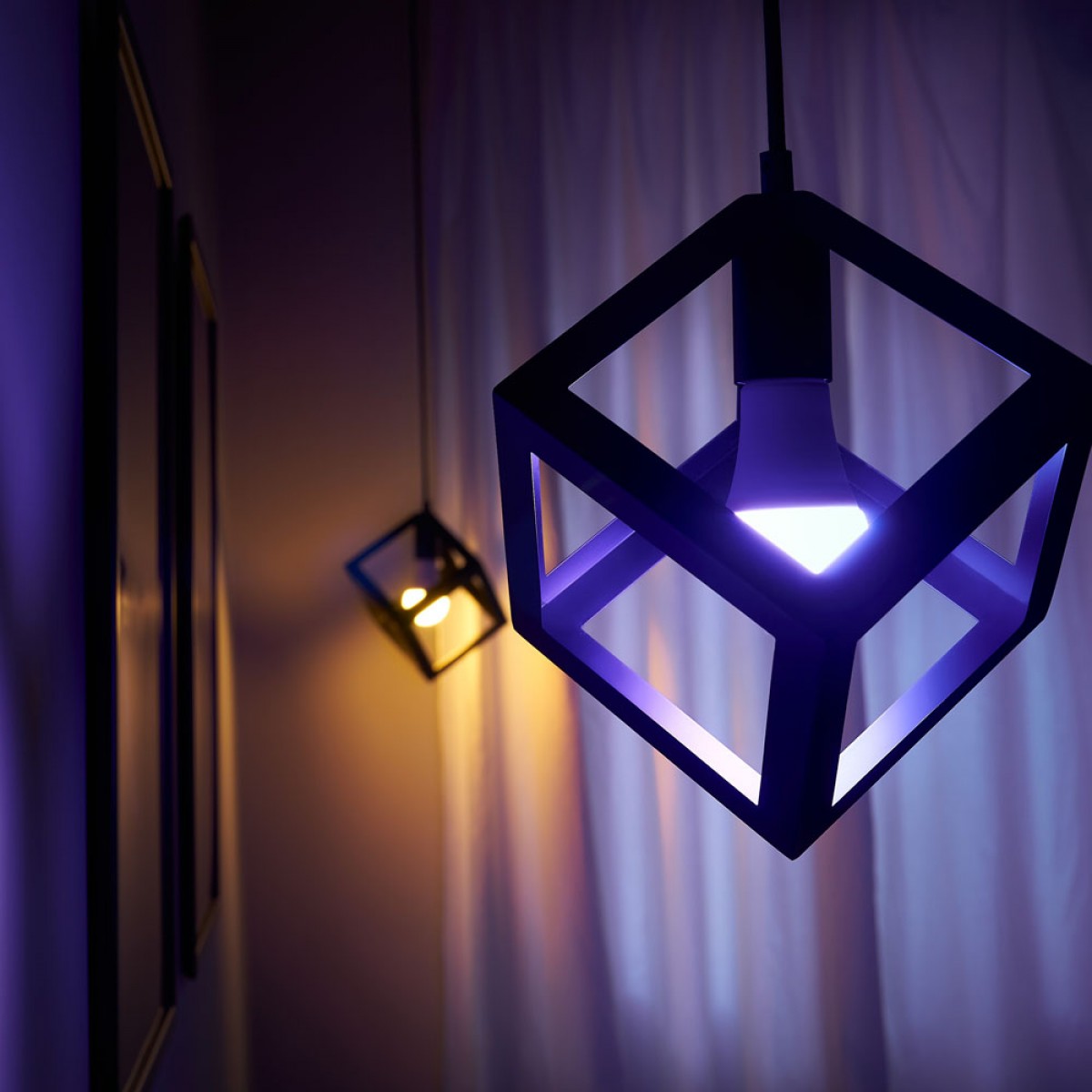 Shelly Duo WLAN LED Lampe, RGBW, dimmbar, E 27 Sockel, 9 Watt, RGB + weiß 4.000 K